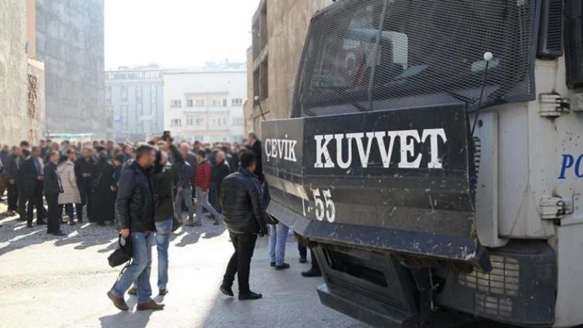 Van'da gösteri yürüyüşü ve açık hava toplantıları 15 gün yasaklandı