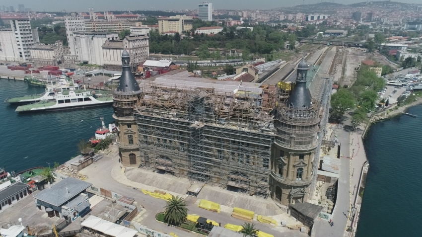 Haydarpaşa Garında restorasyon çalışmaları sürüyor