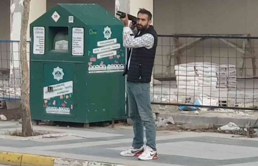 Bir kişiyi tüfekle vurdu, yakalanacağını anlayınca tüfeği önce polise sonra kendine doğrulttu