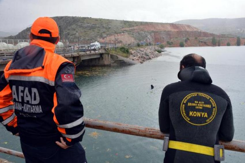 Karpuz yüklü TIR baraj gölüne uçtu: 1 ölü, 1 kayıp