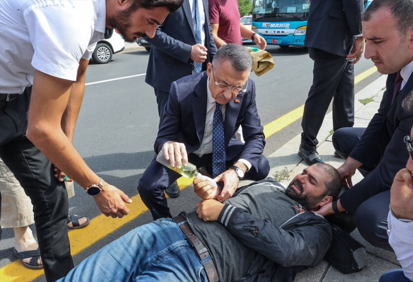 Fuat Oktay'ın verdiği görüntü sosyal medyada gündem oldu