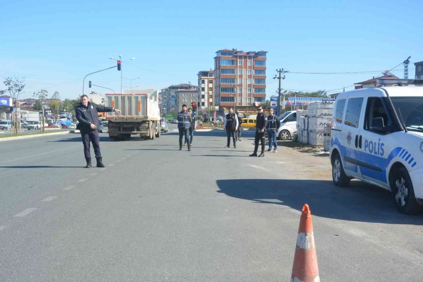 Polis 4 farklı noktada denetim gerçekleştirdi