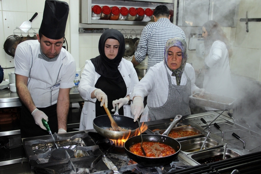 Milli yemekler 'fast food'a karşı