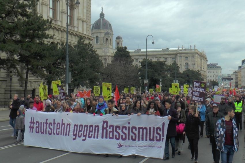 Viyana’da ırkçılık karşıtı protesto