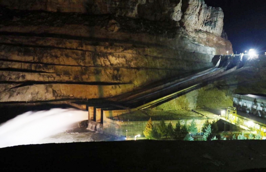 Dicle Nehri kenarındaki ev ve iş yerleri boşaltıldı