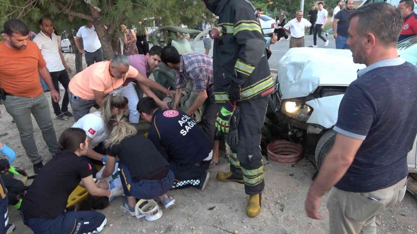 Kaza sonrası sürüklenen araçlar bebek arabası ve yayalara çarptı; 1 ölü 7 yaralı