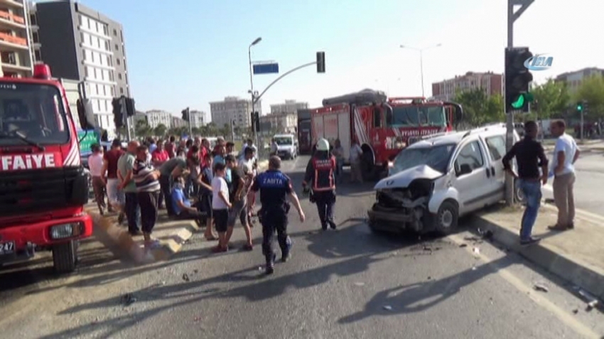 Işık ihlali kazaya neden oldu: 3 yaralı