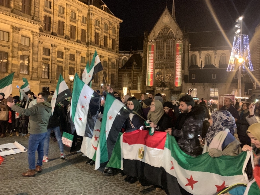 Amsterdam’da İdlib’deki saldırılar protesto edildi