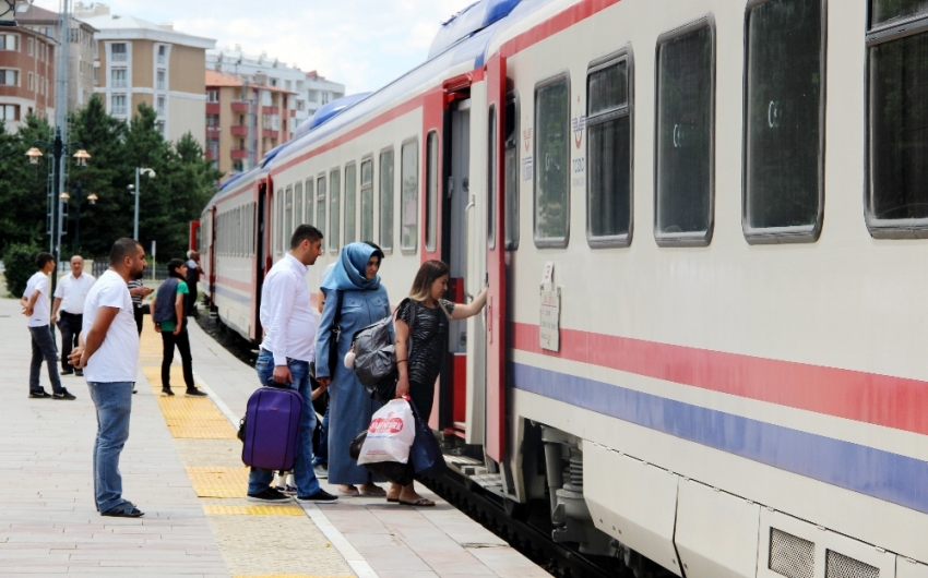 Doğu Ekspresi’ne ilgi yazın da devam ediyor