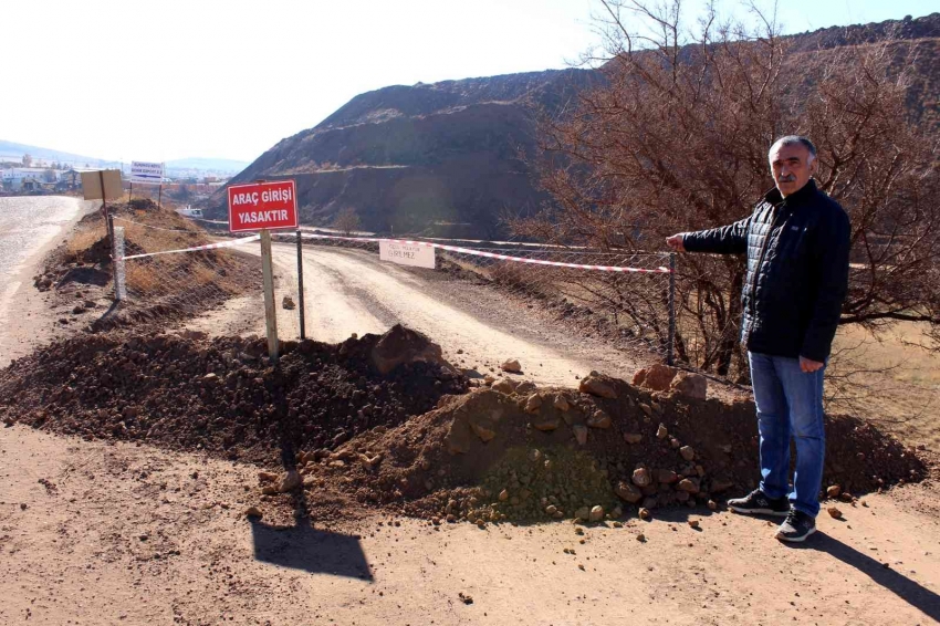 Maden firması arazisini gasp etti, tepki olarak yola çelik ağ ördü