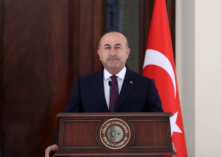 Hollanda, Bakan Çavuşoğlu’nun uçuş izni iptal etti