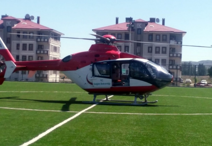 Ağır yaralı ambulans helikopterle hastaneye sevk edildi