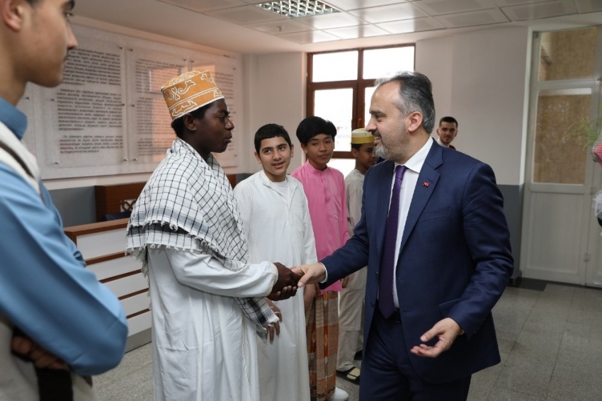 Bursa'da Müslüman bilim adamları semineri