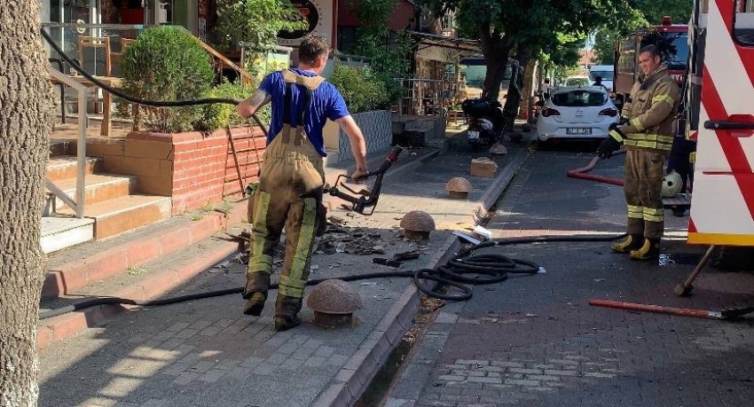 İş yerinin çatısı yandı, kısa süreli panik yaşandı