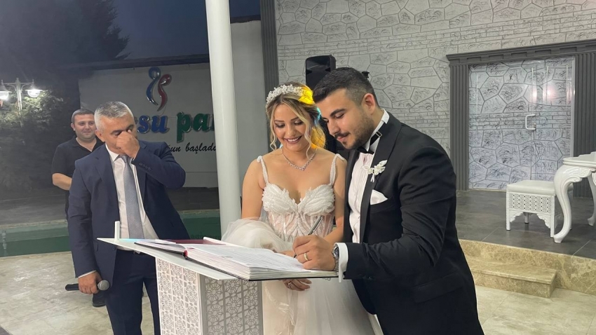 Bursa’da nikah memuru kendi kızının nikahını kıydı