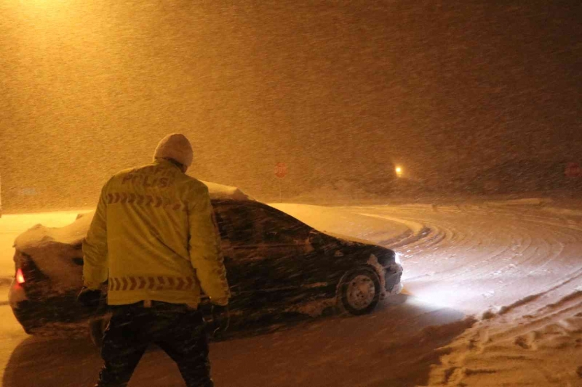 Bolu Dağı D100 İstanbul yönü araç trafiğine kapatıldı