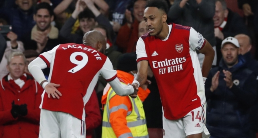 Arsenal 3 puanı 3 golle aldı