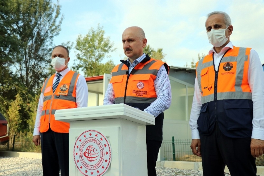 Bakan Karaismailoğlu,  incelemelerde bulundu