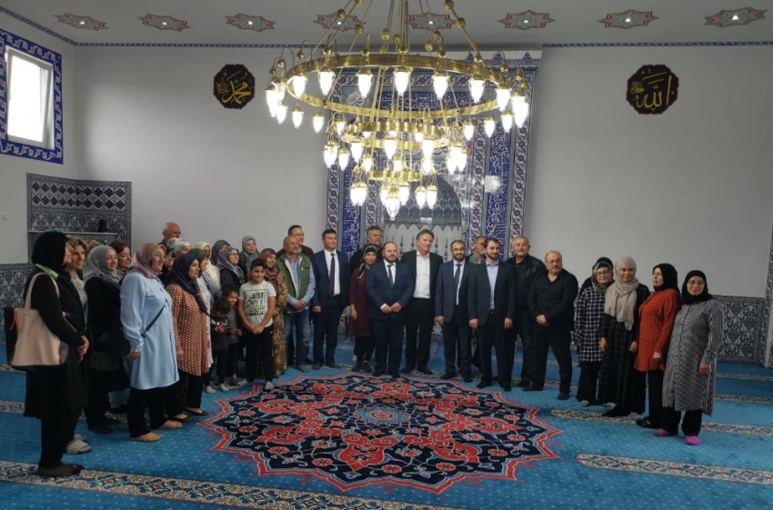 Alman Bakan Lucha, DİTİB Eyüp Sultan Camii’ni ziyaret etti