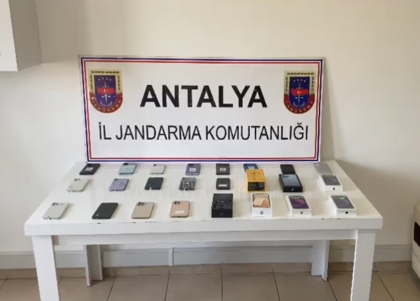 Jandarmadan kaçak telefon operasyonu