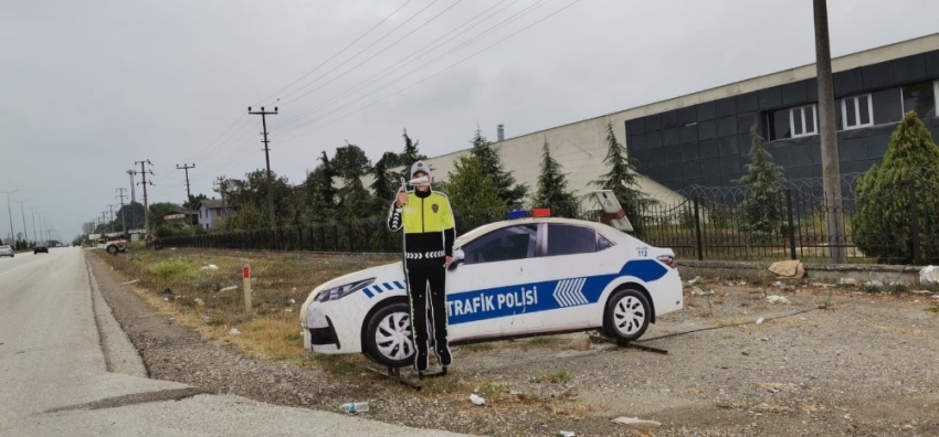 Maket polislerde artık maskeli