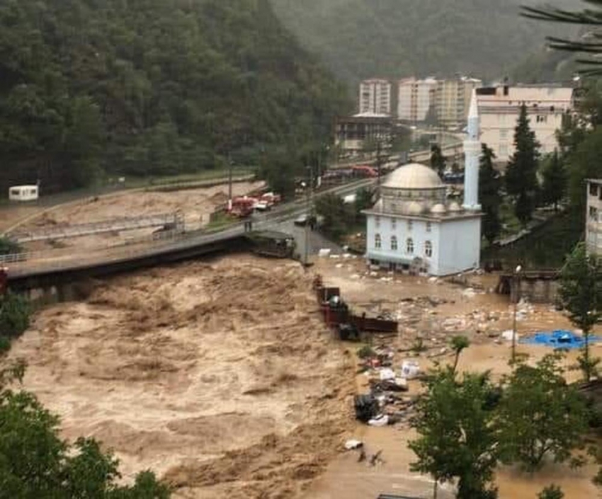 Artvin’in Borçka ilçesinde sel