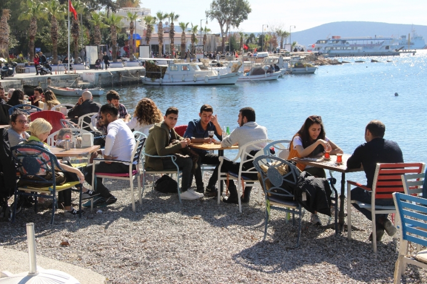 Bodrum’da sahiller doldu taştı