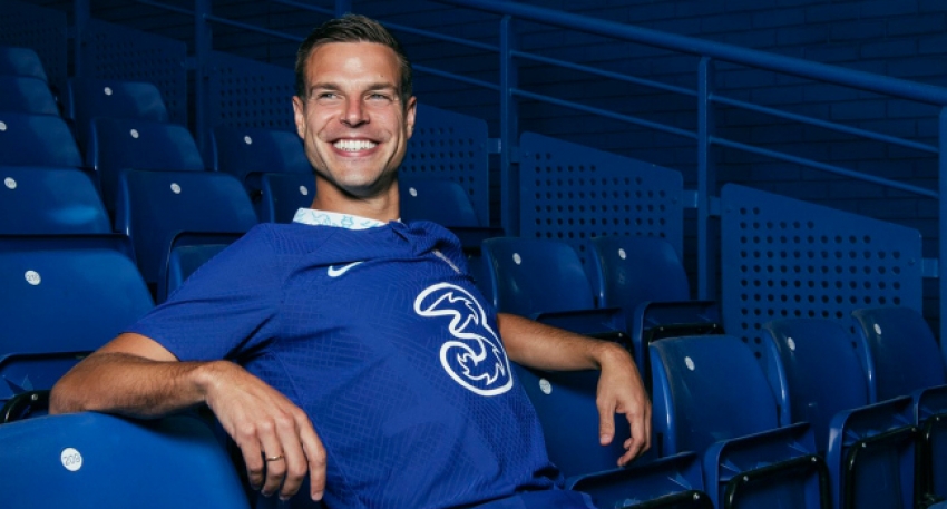 Azpilicueta 2024'e kadar Chelsea'de