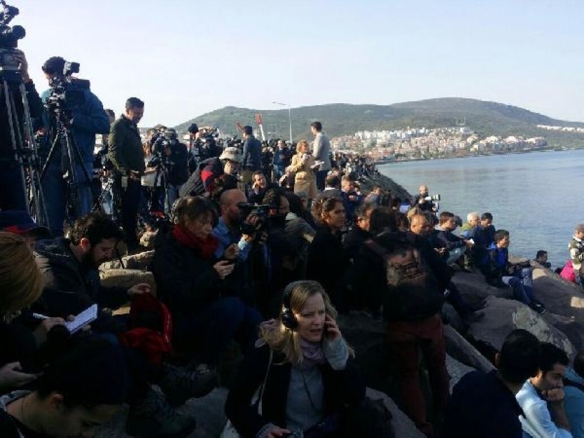 İlk mülteci kafilesi Dikili'ye ulaştı