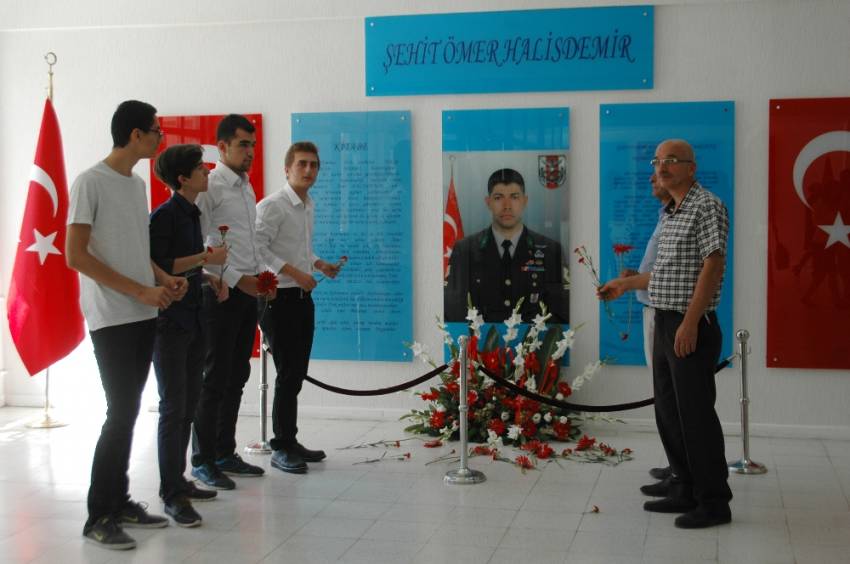 Şehit Ömer Halis Demir Anadolu Lisesi’nde ilk gün