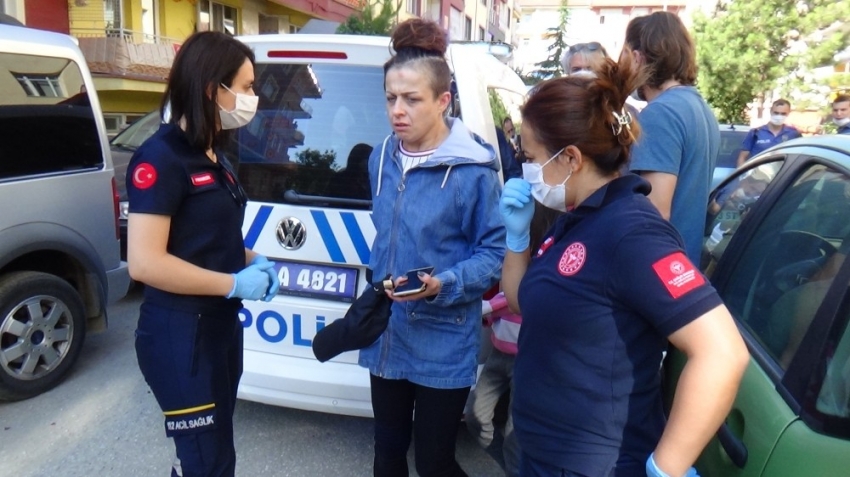 Eşi tarafından boğularak öldürülmek istenen kadını polis kurtardı