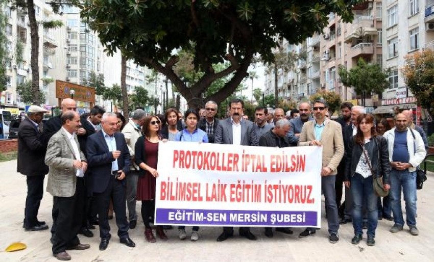 Mersin'de okullarda dini içerikli projelerin durdurulması için imza kampanyası