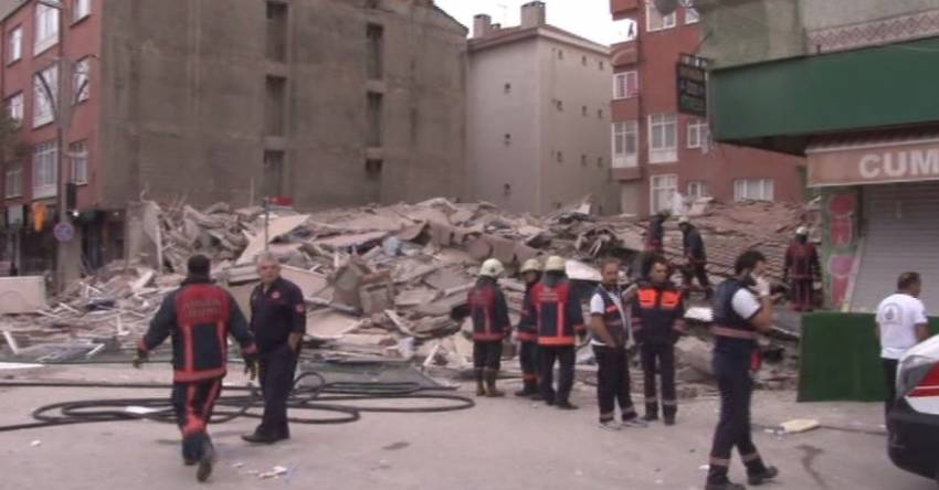 İstanbul’da 5 katlı bina çöktü