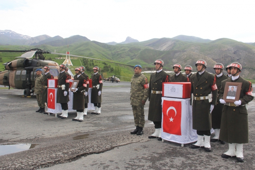 Şehitler memleketlerine uğurlandı