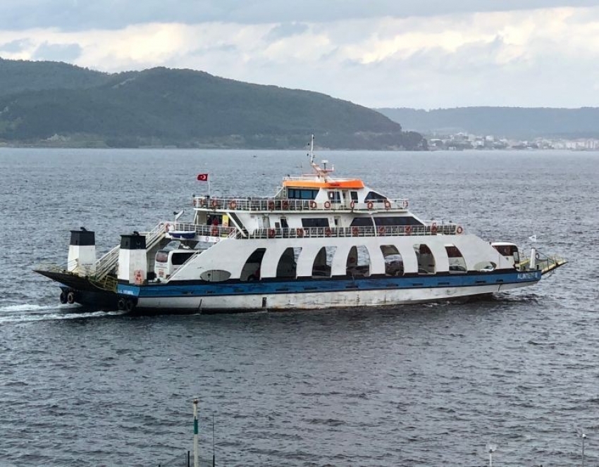 Kapıdağ yarım adası açıklarında feribot sürüklendi