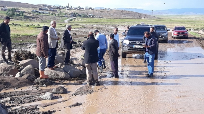 Çaldıran’da sel maddi hasara yol açtı