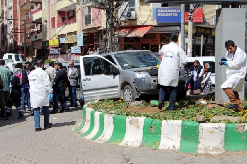 Aracında silahlı saldırıya uğrayan inşaatçı öldü