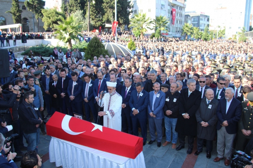 Şemdinli şehidi son yolculuğuna uğurlandı