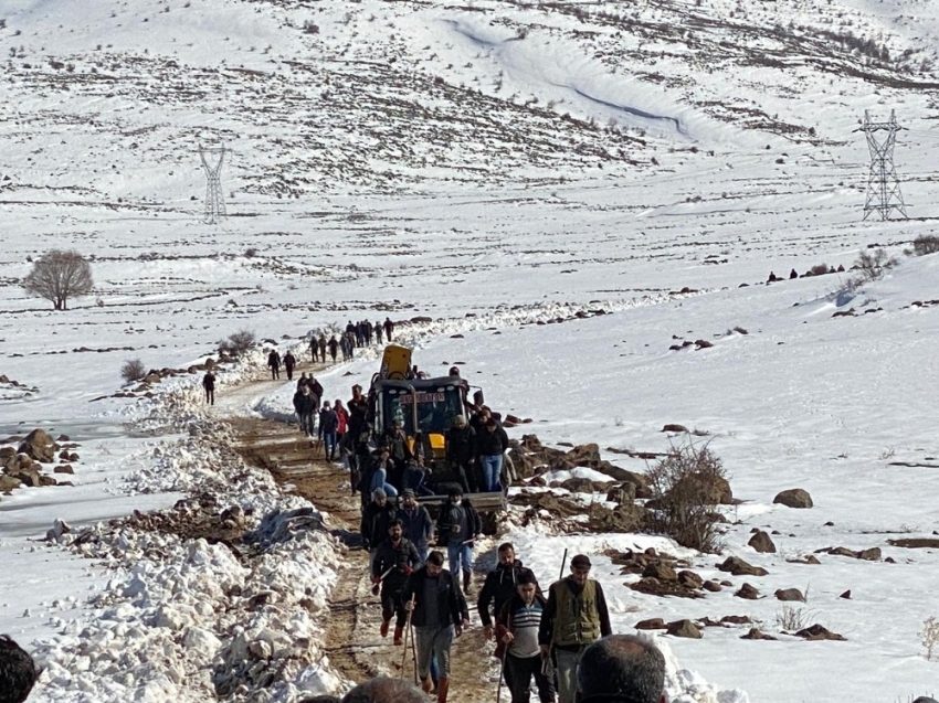 23 gün sonra cansız bedeni kar altında bulundu