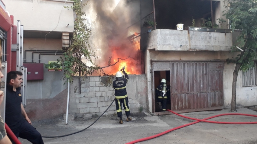 Çocukların ateşle oyunu evi yaktı