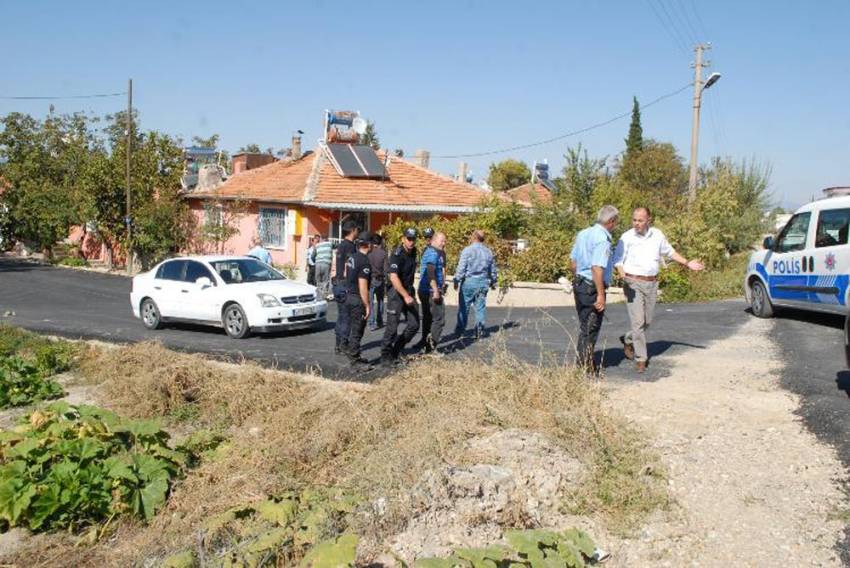 Dolandırıcılara suçüstü baskın: 2 polis yaralı