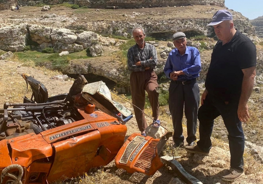 Traktör 200 metrelik uçuruma yuvarlandı