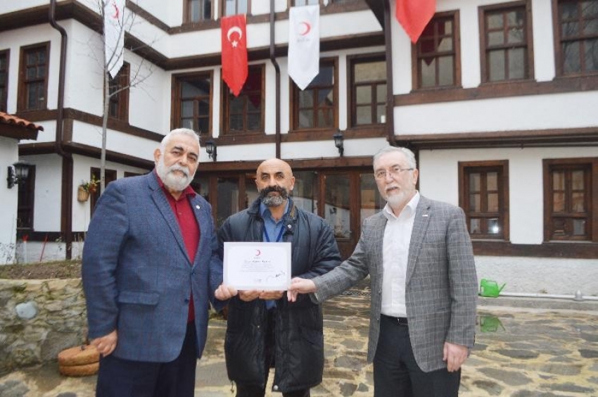 31 yılda 90 kez kan bağışı yaptı