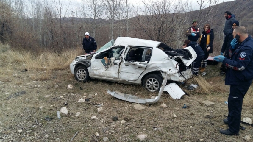 Cenaze yolunda korkunç kaza: 2 ölü, 3 yaralı