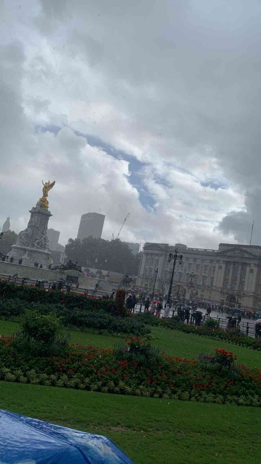 Kraliyet ailesi üyeleri Kraliçesi Elizabeth için Balmoral Kalesi’nde toplandı