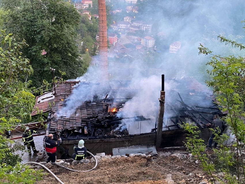 Evlerinin yandığını iftara gittikleri komşularında öğrendiler