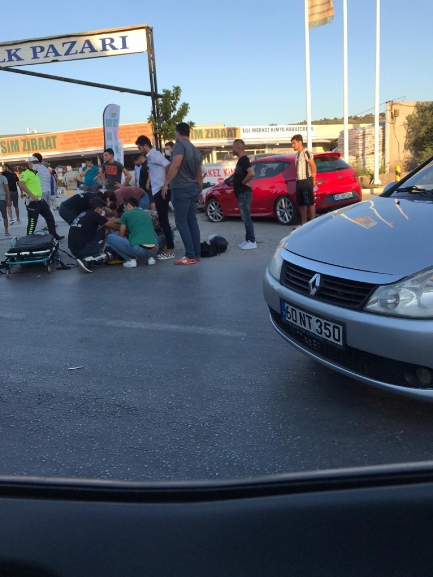 Kuşadası’nda motosiklet ile otomobil çarpıştı; 1 ağır yaralı