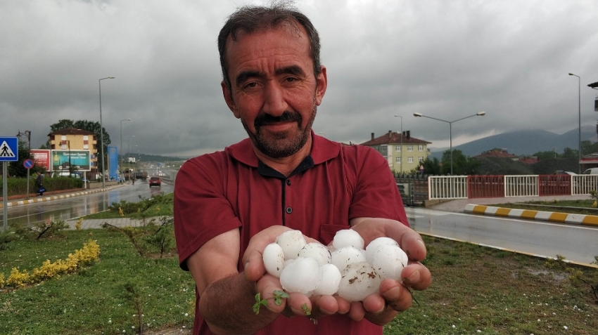 Samsun’da yumurta büyüklüğünde dolu hayatı felç etti