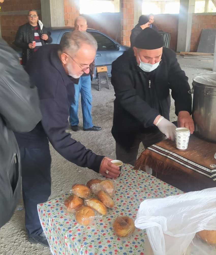 Cuma namazından sonra cemaate çorba ikramı