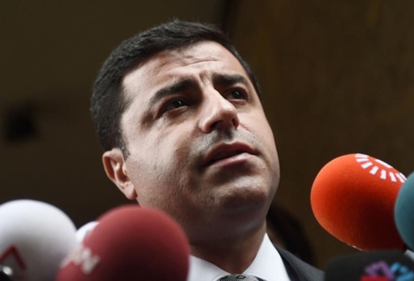 Demirtaş'tan Davutoğlu'na Tahir Elçi tweetleri